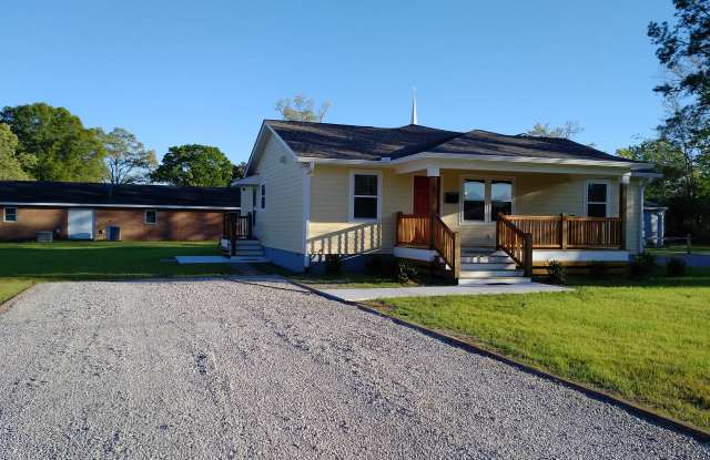 107 Oakwood Dr Gallery 2