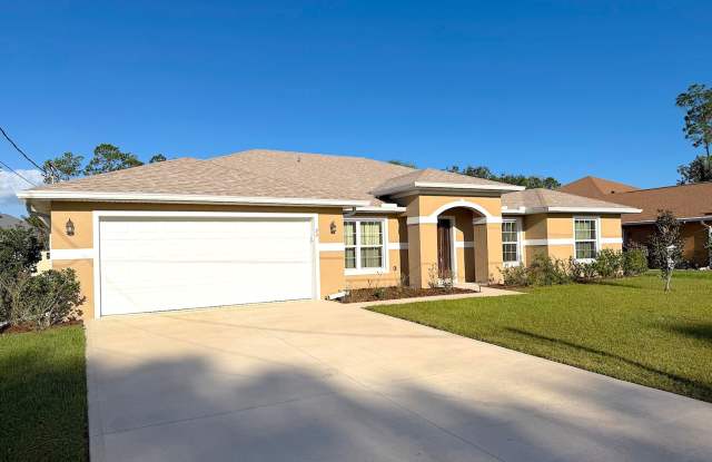 Spacious 4 Bed 2.5 Bath Home w Fully Fenced Yard for Rent! Gallery 3
