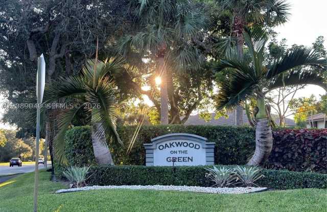 9865 riverside dr Gallery 1