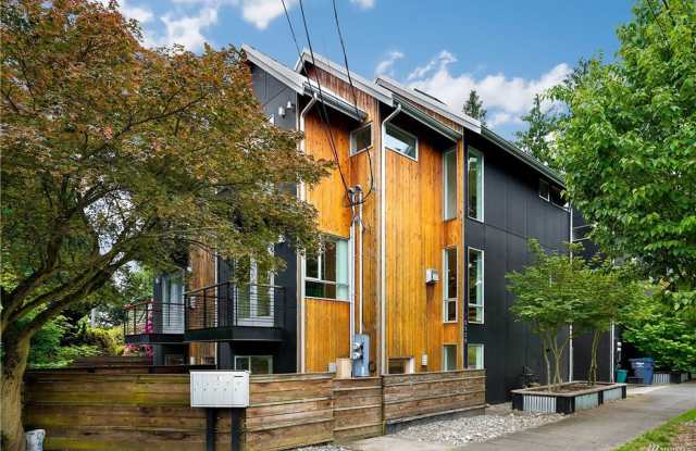 Stunning Modern 3 Bed / 2.5 Bath Townhome in Beautiful Maple Leaf Neighborhood photos photos