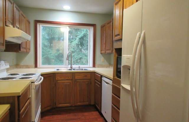 APPROVED APPLICATION-Spacious 2 bedroom, 1.5 bath condo in Des Moines Gallery 3
