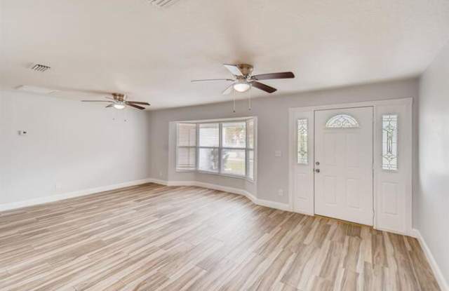 1930 Blue Heron Way Gallery 2