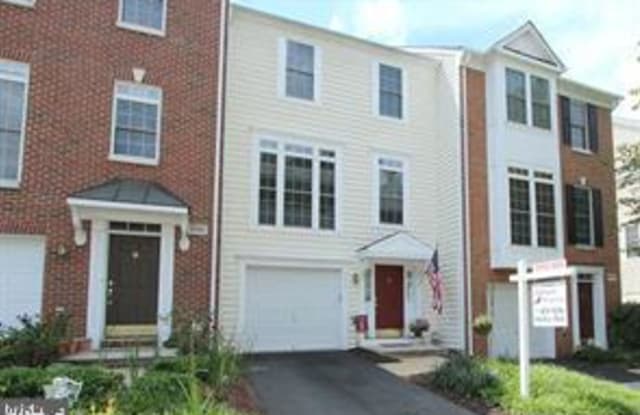 4046 FAIRFAX CENTER HUNT TRAIL - 4046 Fairfax Center Hunt Trail, Fair Oaks, VA 22030