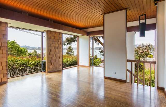 Mid Century Beauty in the Heart of the Banana Belt photos photos