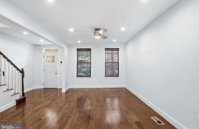 1118 CHICAGO Street SE Gallery 2