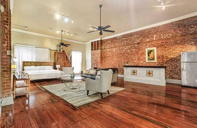 137 CARONDELET Street Gallery 2