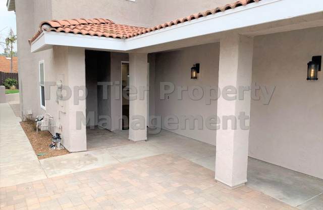 ***Beautifully Remodeled 4 bed / 2.5 bath / 2,162 sqft Twin Home in Carlsbad - Available 11/07*** Gallery 4