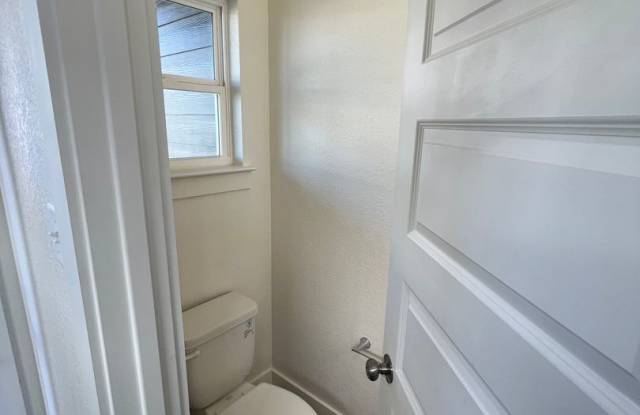 Newly built 3 and 4 bedroom townhomes available for rent! Gallery 1