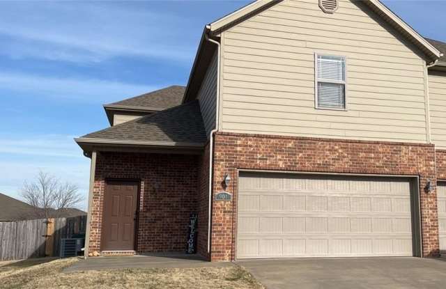 901 Oakwood  LN photos photos