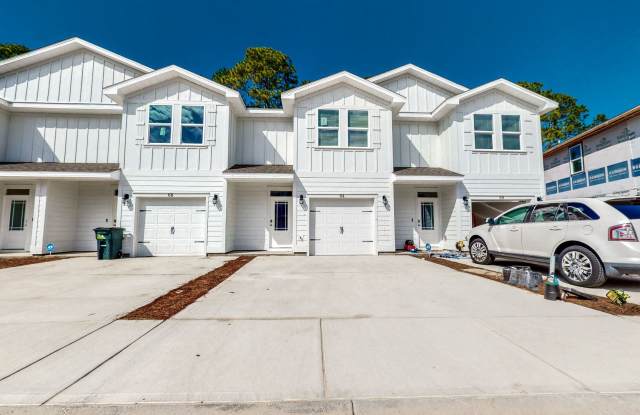 3 Bedroom 2.5 Bathroom Townhome w/garage in Santa Rosa Beach - 64 Sandhill Pines Drive, Miramar Beach, FL 32459