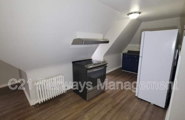 208 Thompson Street - 3 photos photos