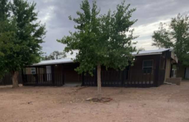2-bedroom, 1-bathroom home located in the city of Los Lunas Gallery 1