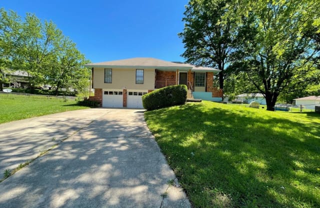 1604 SW 3rd Street - 1604 Southwest 3rd Street, Blue Springs, MO 64014