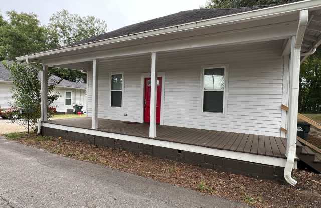 Charming 2 Bedroom Home - 2132 Hicks Avenue Northeast, Covington, GA 30014