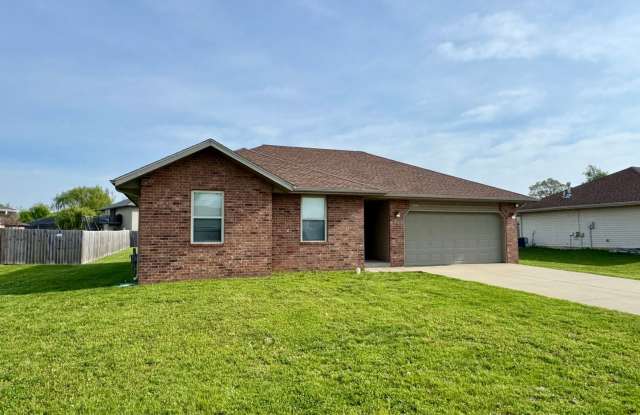 3 bedroom 2 bath home in Willard School District - 5551 West David Lane, Greene County, MO 65619 3 bedroom 2 bath home in Willard School District - 5551 West David Lane, Greene County, MO 65619