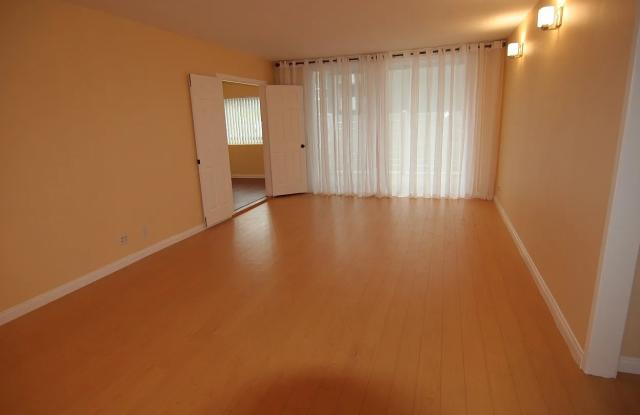 4915 Tyrone Ave Apt 108 photos photos