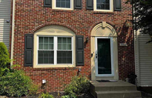 Charming 3BR/3.5BA 3 Level Townhome in Lorton photos photos