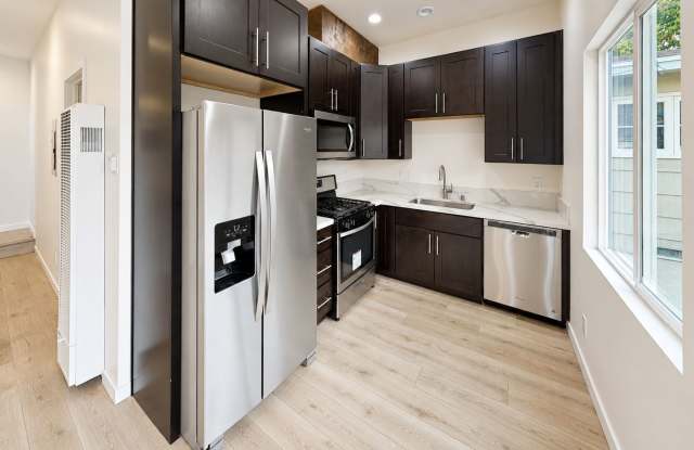 4BD/2BA on Mary Lane! Gallery 3