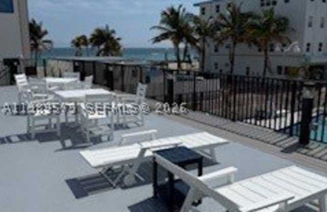 321 Wilson St - 321 Wilson Street, Hollywood, FL 33019 321 Wilson St - 321 Wilson Street, Hollywood, FL 33019