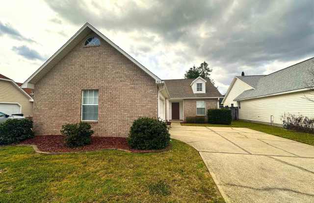 392 Mirabelle Dr - 392 Mirabelle Drive, Ferry Pass, FL 32514
