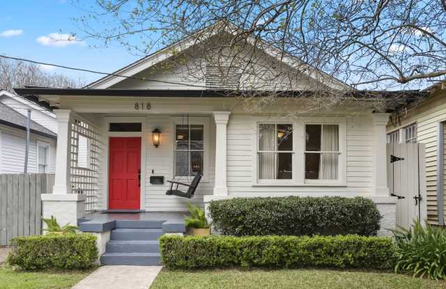 Fabulous Single Fam Uptown Home 3BD/2BA with great yard. photos photos