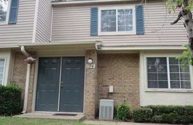 6701 Dickens Ferry Road Gallery 1