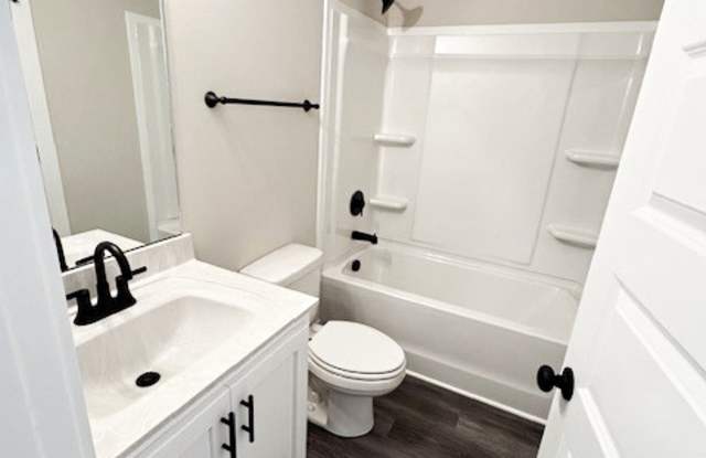 890-B Cumberland Drive - 890 Cumberland Drive, Clarksville, TN 37040