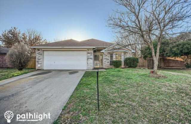 1112 Miles Avenue - 1112 Miles Avenue, Burleson, TX 76028