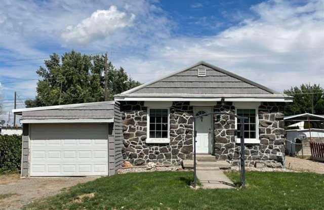 Cute 1 Bed 1 Bath Home with Attached Garage photos photos Cute 1 Bed 1 Bath Home with Attached Garage photos photos