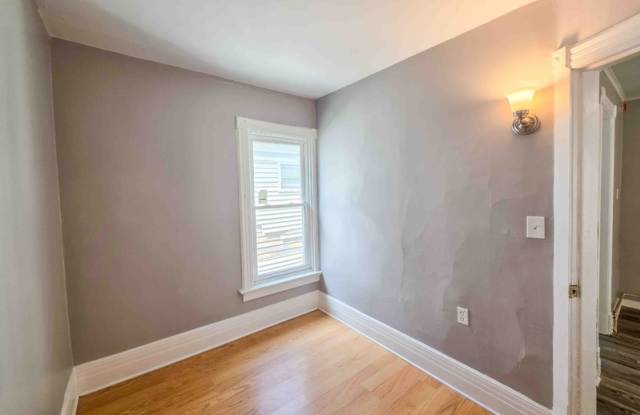339 Hampshire Street - APT 2 Gallery 4