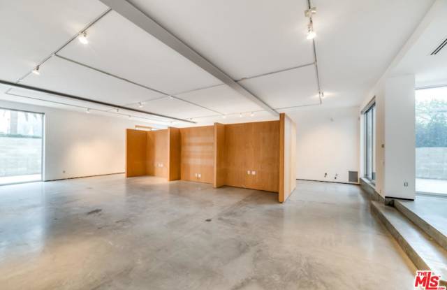 333 INDIANA Avenue Gallery 3