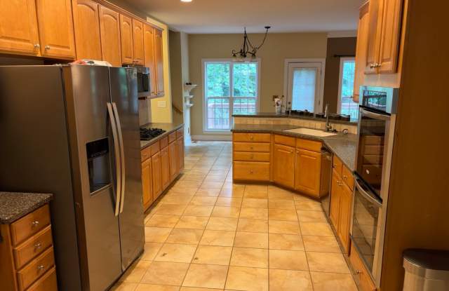 Spacious 4BR/4BA Home with Bonus Room & Flexible 5th Bedroom Option Gallery 4