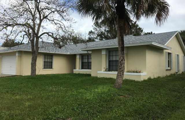 3469 Cabbage Palm Avenue Gallery 1