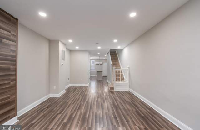 1521 CARSWELL Street Gallery 3