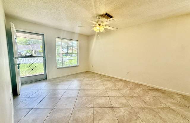 223 North Adelle Avenue Gallery 4