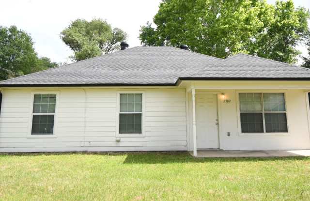 Move-In Ready, Beautifully Updated 3BR/2BA Home, HUD Accepted photos photos