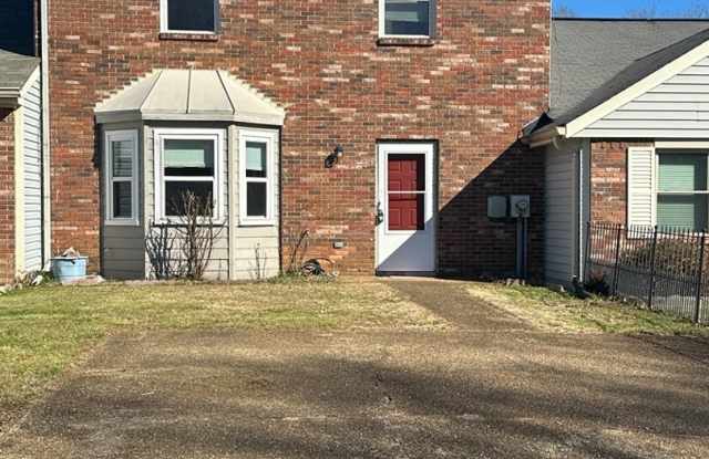 3 Bedroom Townhome in Hixson! Pet-friendly! - 1317 Village Green Drive, Chattanooga, TN 37343
