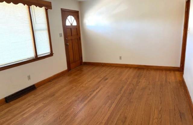 ~~ Cute 2-bedroom Brick Ranch located in Elon ~~ Gallery 3