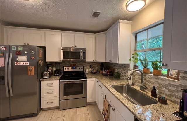 2607 Queen Anne Court Gallery 3