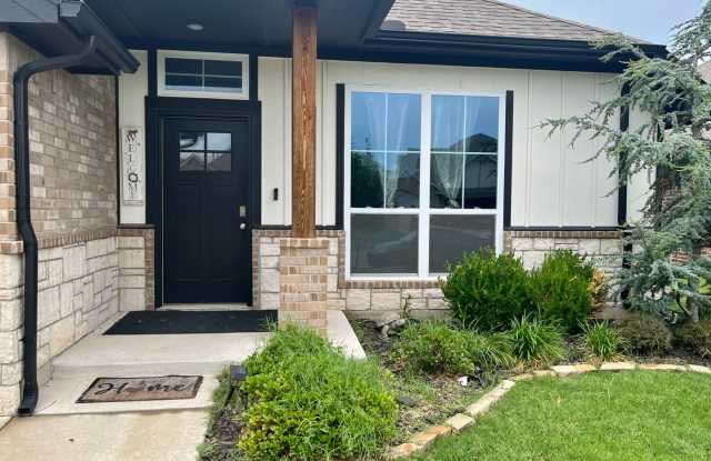 Gorgeous 4 Bed, 2.5 Bath in SW OKC Gallery 3