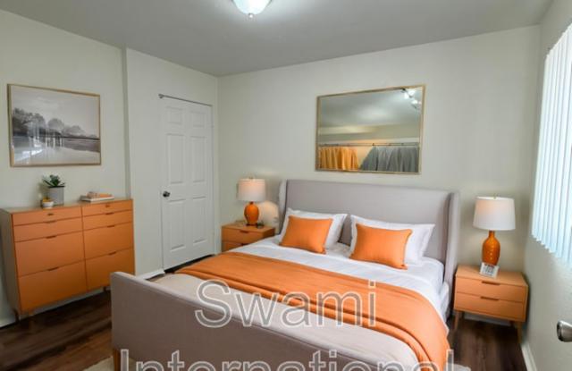1733 1/2 E. 63rd St. photos photos