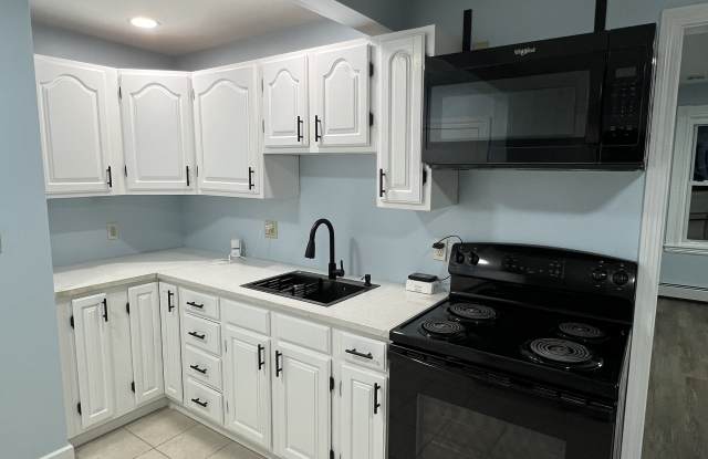 282 Lincoln Avenue - 282 Lincoln Avenue, Saugus, MA 01906