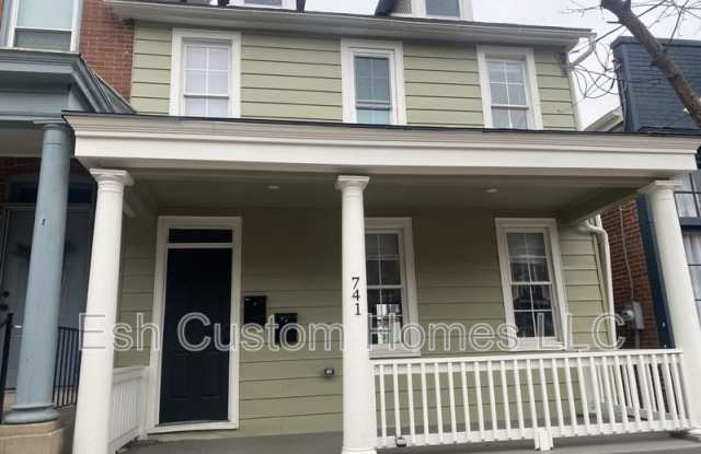 741 Manor Street - 2 photos photos