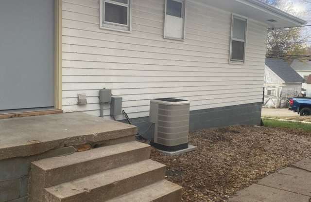 730 East 12th - 730 East 12th Street, Crete, NE 68333