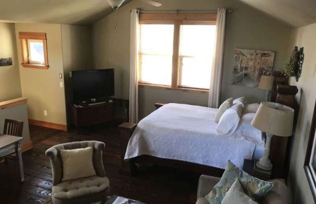4489 Alexander St, Bozeman, MT 59718, USA B Gallery 4