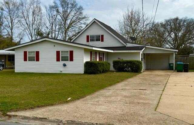 2606 Pinewood Avenue photos photos