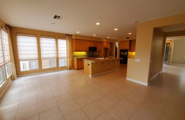 GORGEOUS MID-TERM RENTAL AVAIL NOW!  OFFICE /LOFT/ GREAT ROOM / 3,442 sq. ft. Gallery 4