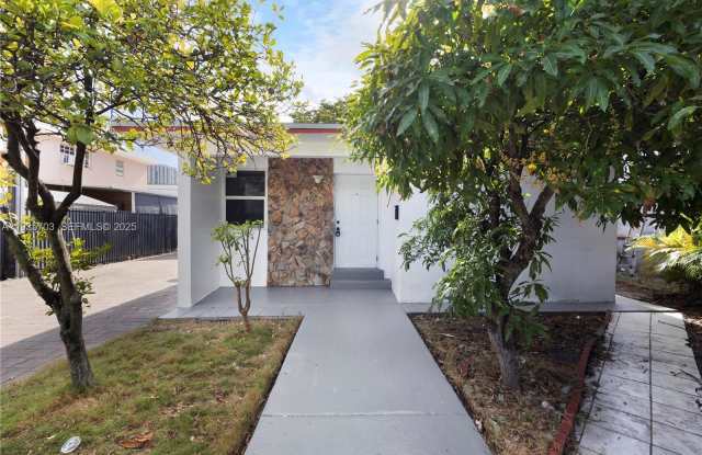 28 NW 34th Ter photos photos