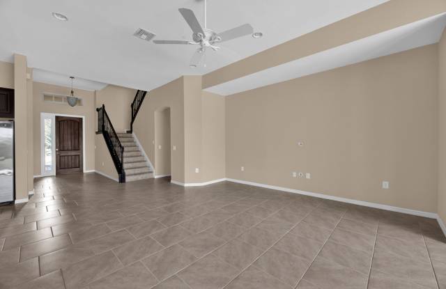 SINGLE FAMILY POOL HOME - PET FRIENDLY Gallery 4