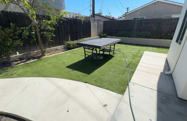 Newer Build 4BD/2BA, Large Balcony!! (Lease out, pending signatures. Check back in a few days!) Gallery 3